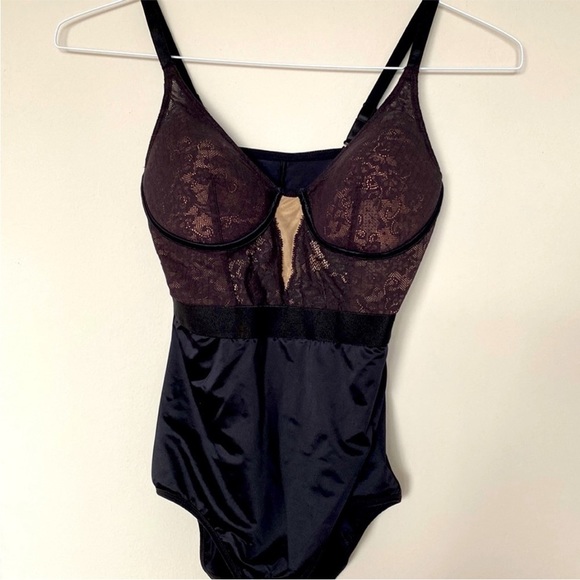 Maidenform Sexy Bodysuit size medium - Picture 13 of 13